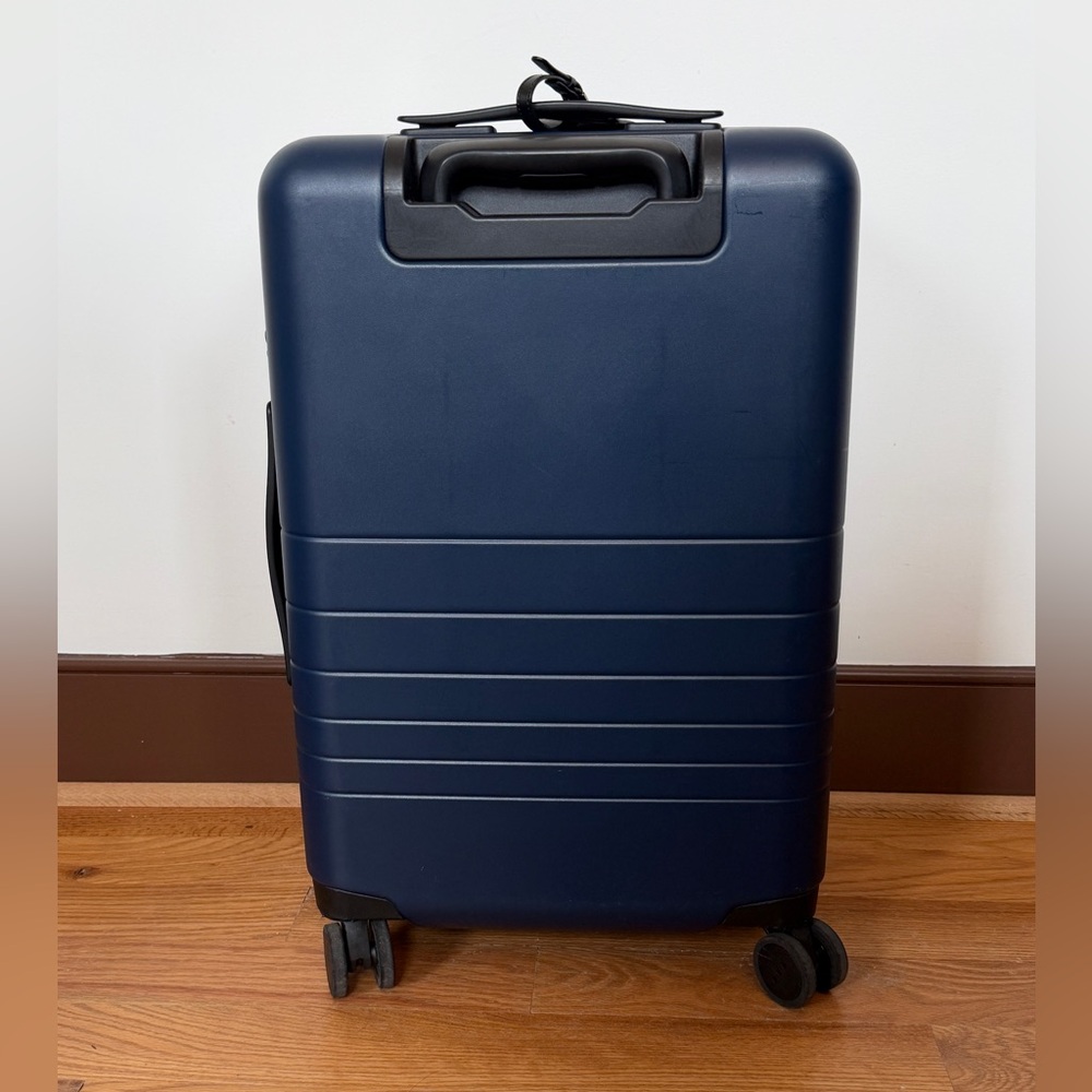 Monos Carry-On Plus (like new) - Picture 3 of 11
